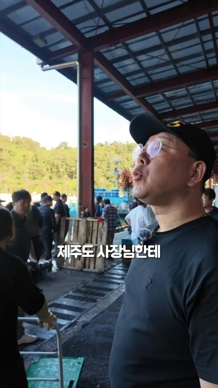 이 상태에서 15분 정도 끓입니다.