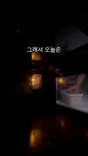 파스타면 100g을 전자레인지용 그릇에 넣고 물을 부어줍니다.