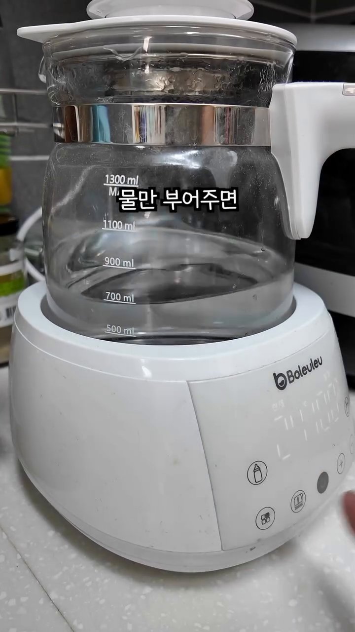뜨거운 국물과 함께 맛있게 즐깁니다.